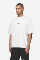 Pegador Logo Boxy Tee White Black Gum Seitenansicht aus der Next Wave Kollektion für Herren