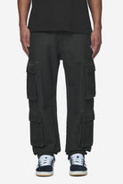 Pegador Preto Wide Cargo Pants Dyed Black Seitenansicht aus der Next Wave Kollektion für Herren