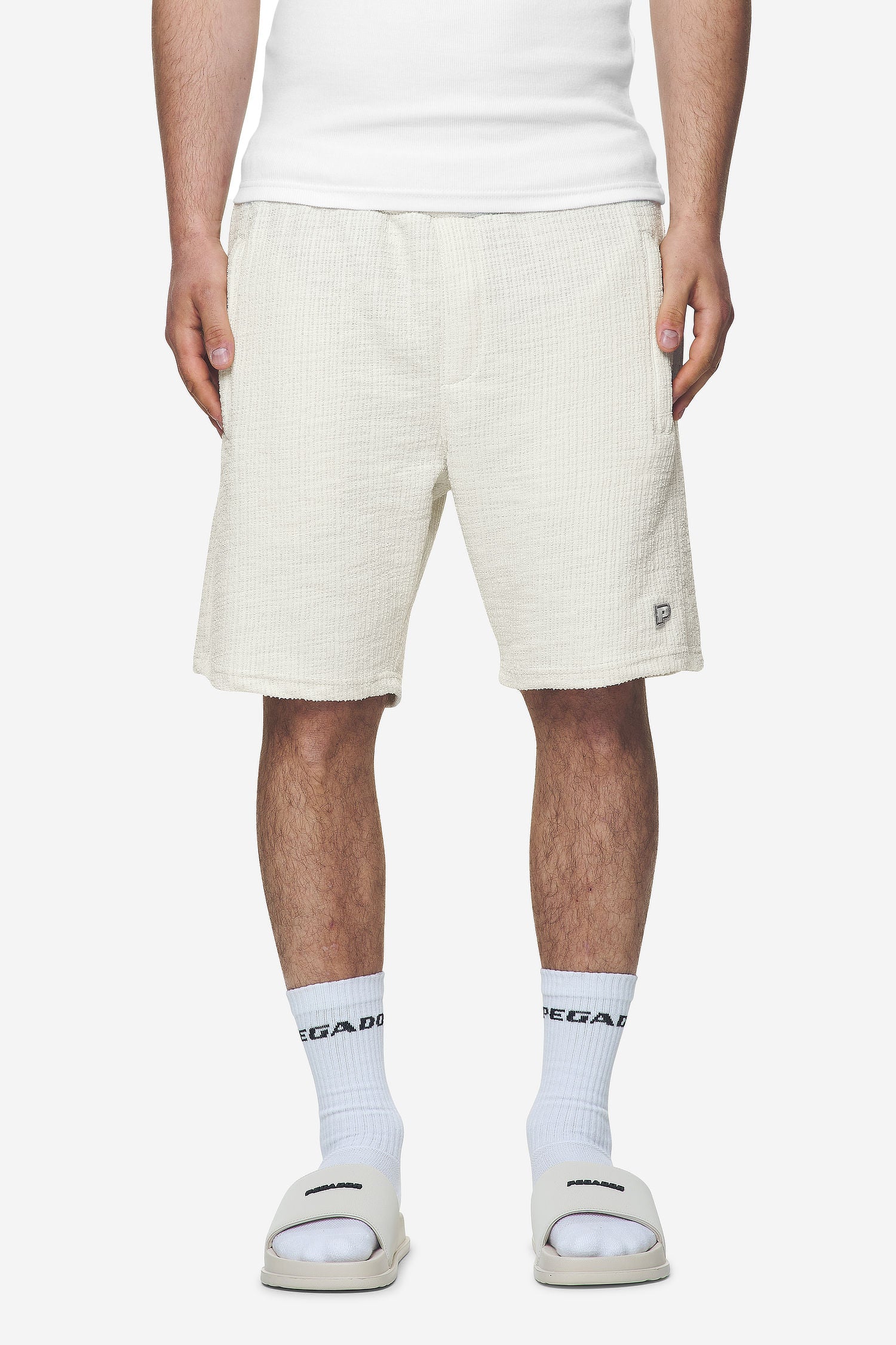 Pegador Libco Structured Knit Shorts Salty Cream Hauptansicht aus der Next Wave Kollektion für Herren