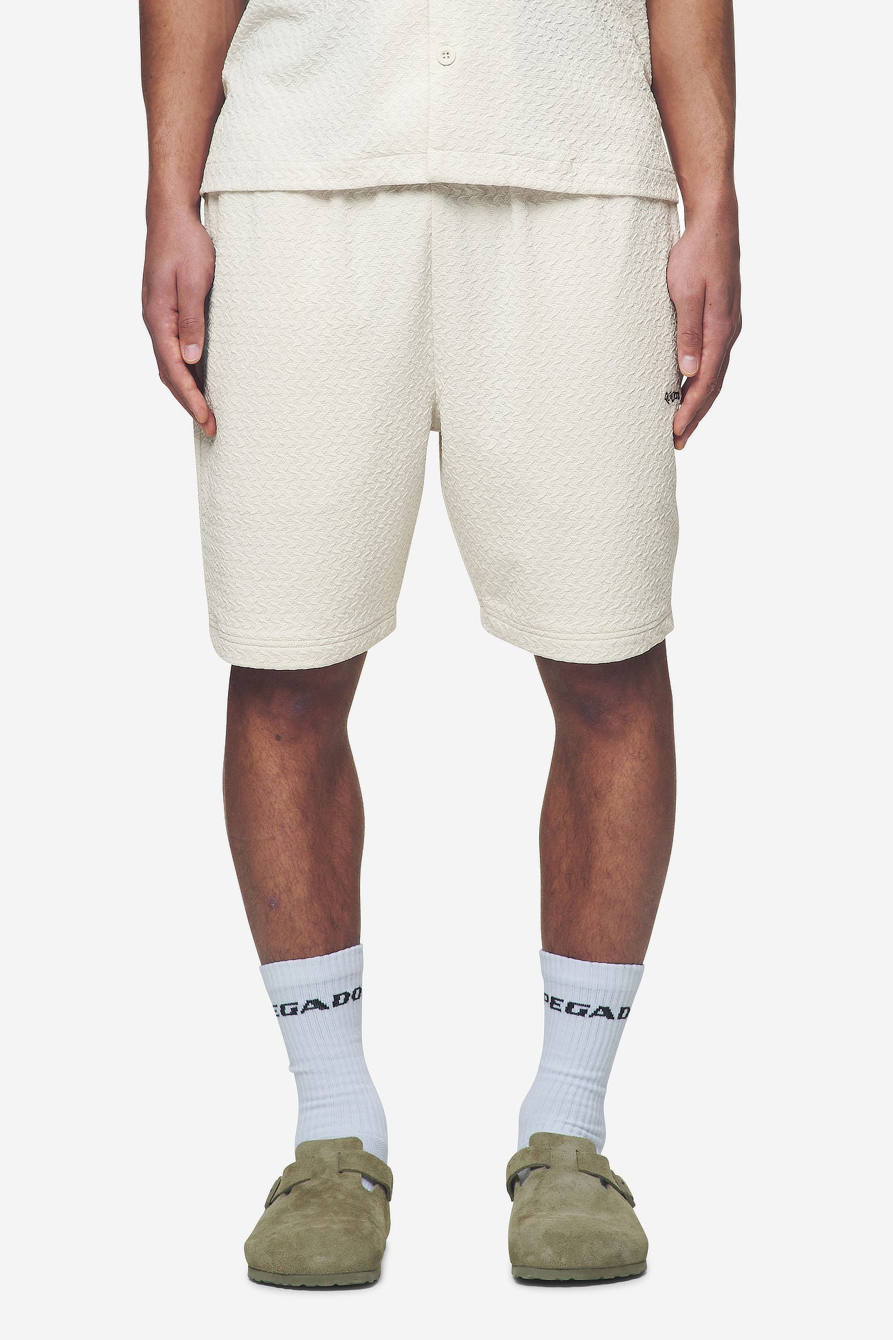 Pegador Wyton Structured Summer Shorts Salty Cream Seitenansicht aus der Next Wave Kollektion für Herren