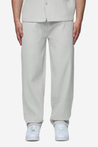 Pegador Troy Plissee Pants Pearl Grey Seitenansicht aus der Next Wave Kollektion für Herren