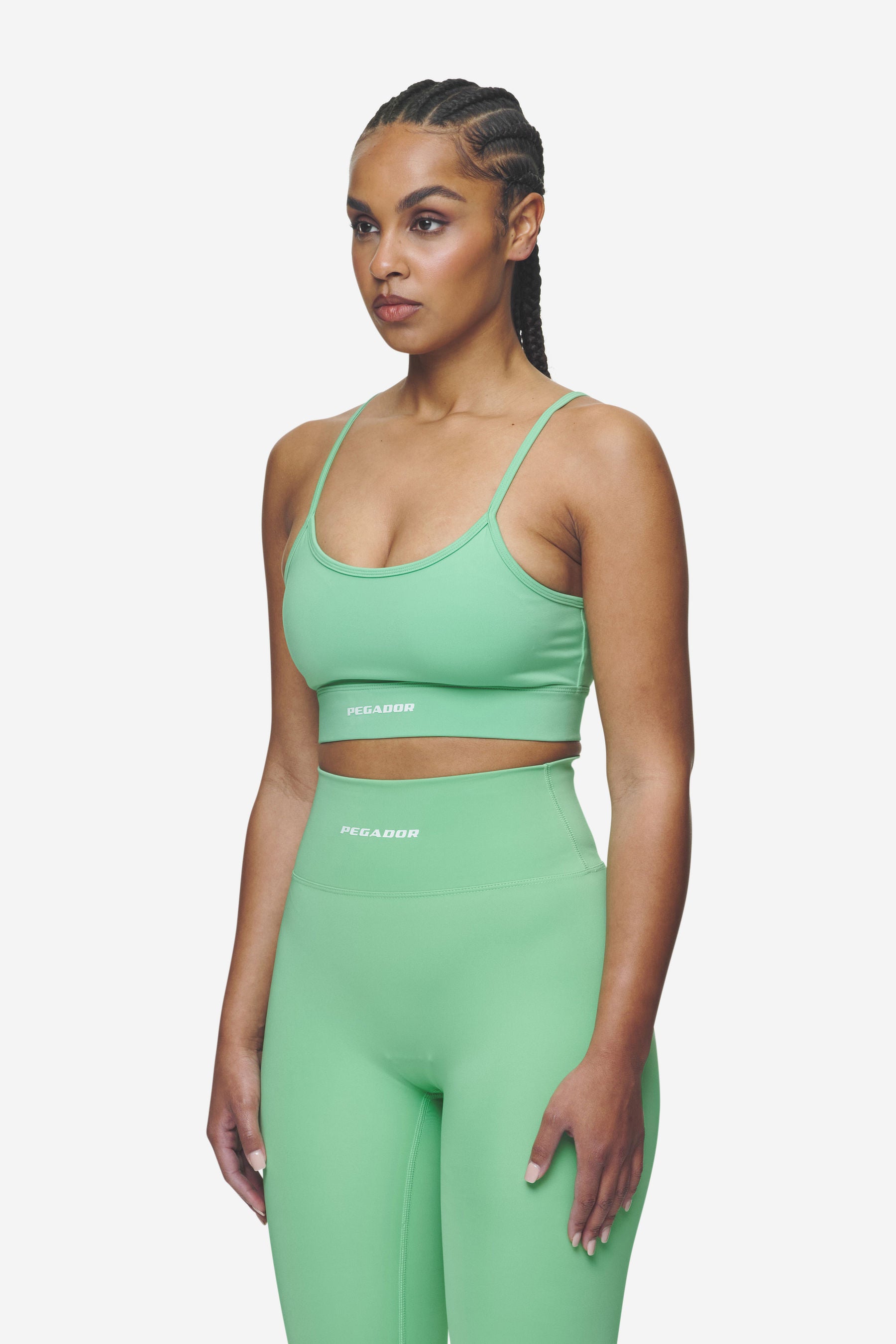 Pegador Taja Sport Bra Peppermint Green White Seitenansicht aus der Next Wave Kollektion für DaHerren