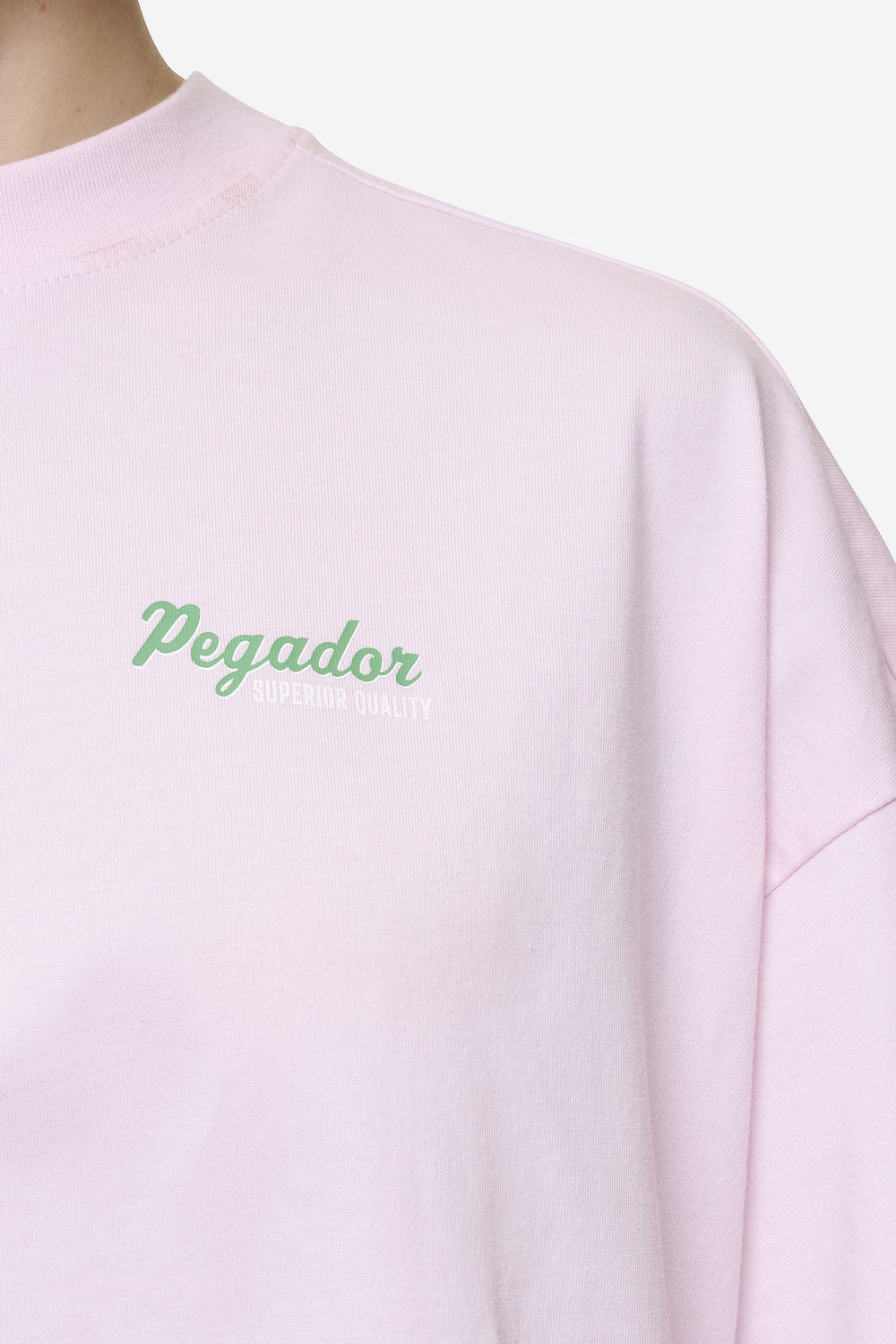 Pegador Chapi Heavy Oversized Tee Washed Bubblegum Detailshot aus der Next Wave Kollektion für DaHerren