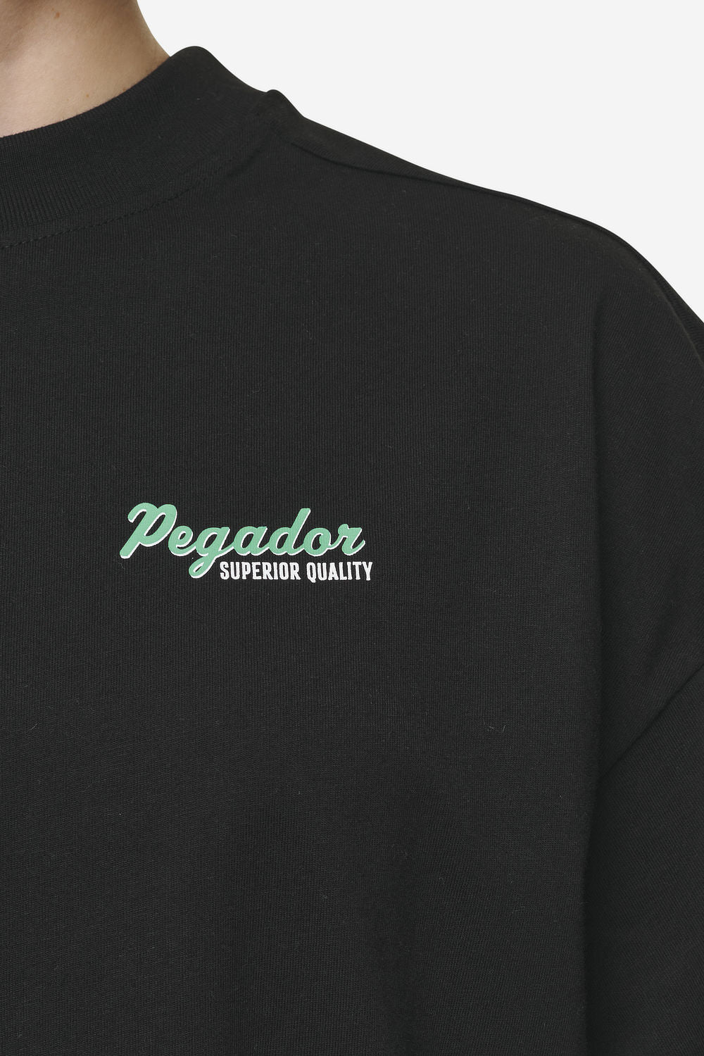 Pegador Chapi Heavy Oversized Tee Black Detailshot aus der Next Wave Kollektion für DaHerren