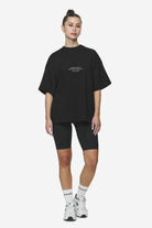 Pegador Naia Heavy Oversized Tee Black Ganzkörper Bild aus der Next Wave Kollektion für DaHerren