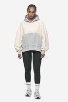 Pegador Estela Inside-Out Oversized Hoodie Coast Sand Sky Grey Ganzkörper Bild aus der Next Wave Kollektion für DaHerren