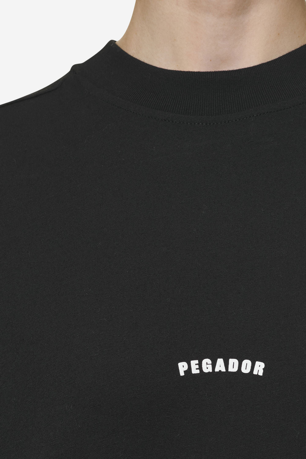 Pegador Gabi Heavy Oversized Tee Black Detailshot aus der Next Wave Kollektion für DaHerren