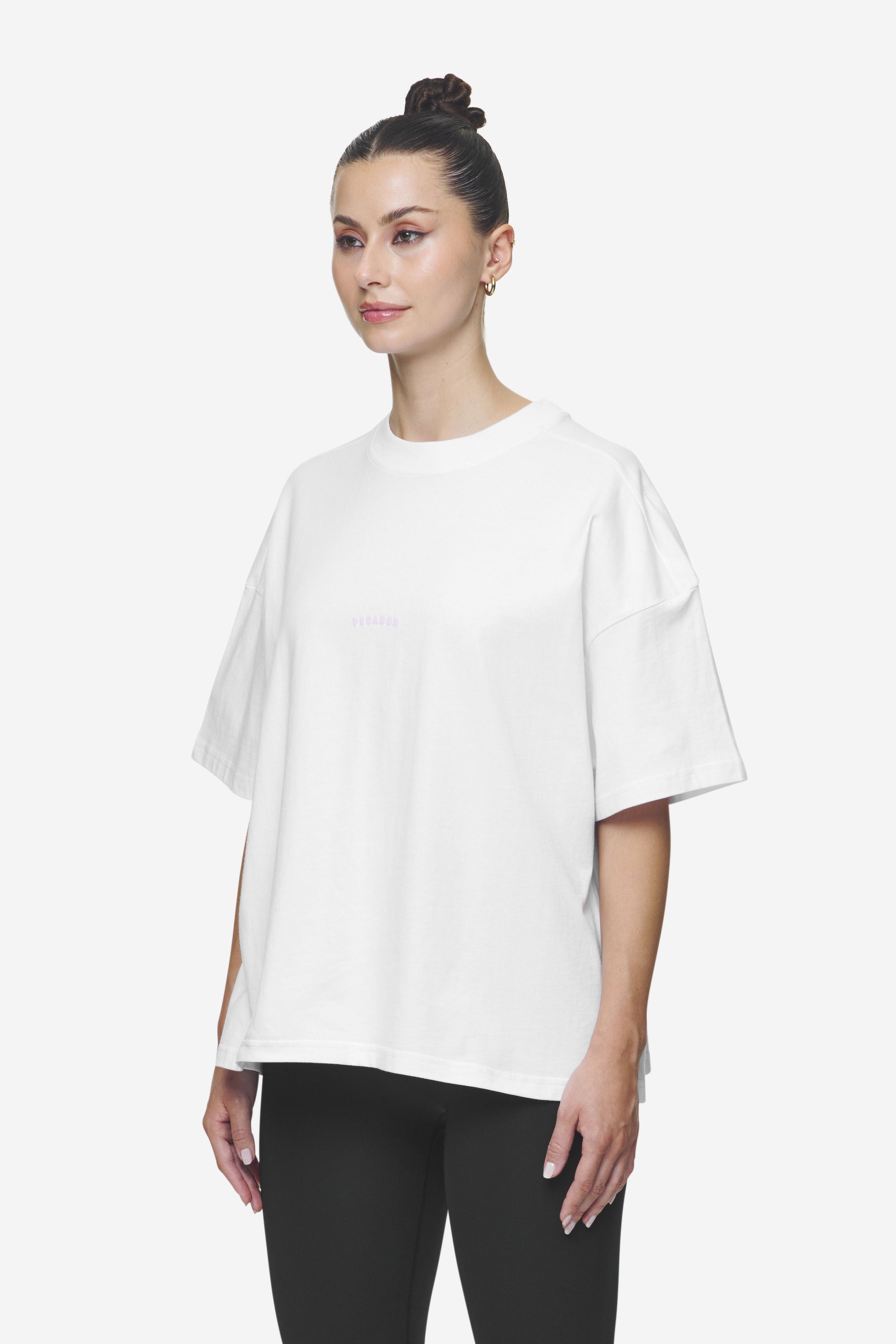 Pegador Gabi Heavy Oversized Tee White Detailshot aus der Next Wave Kollektion für DaHerren