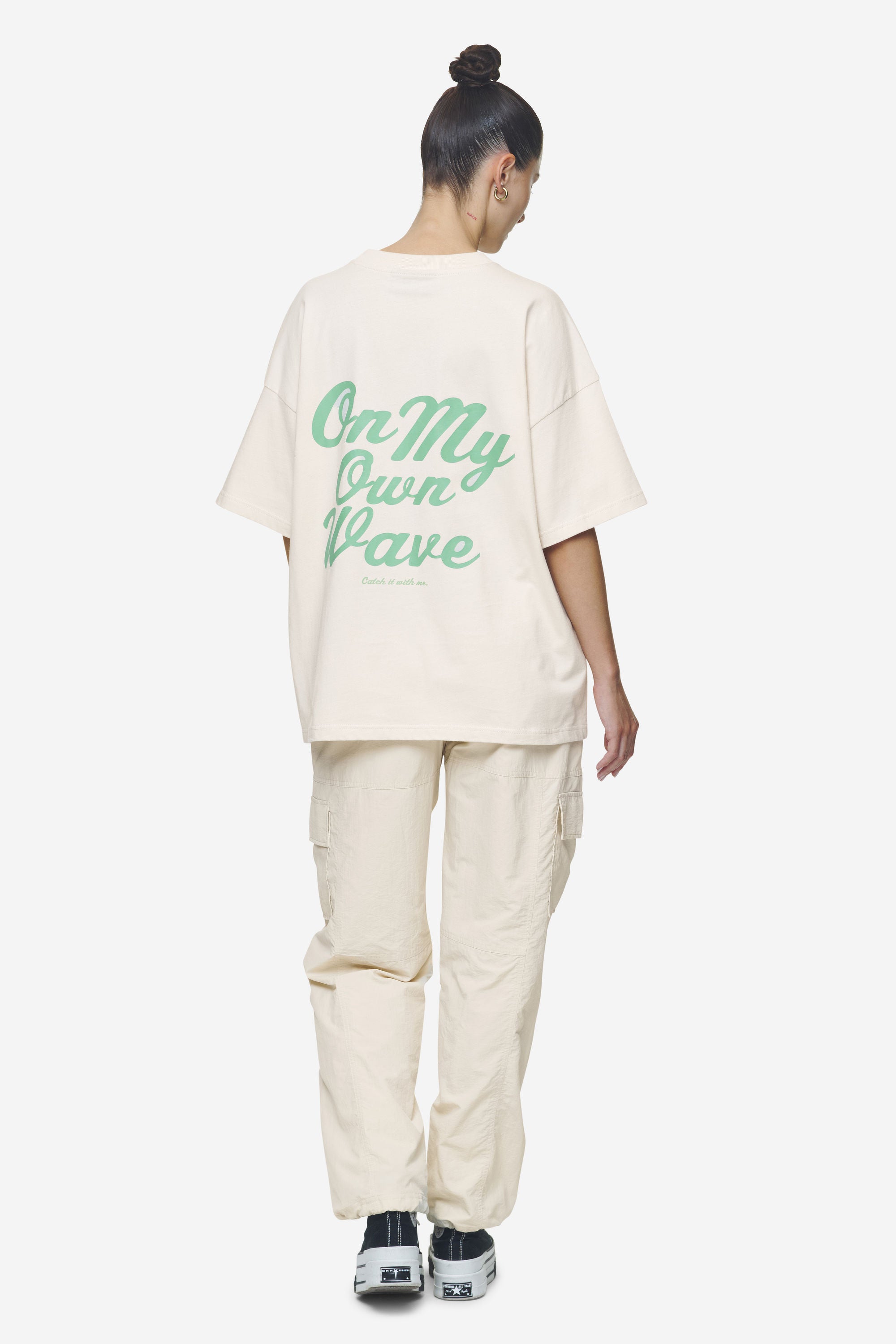 Pegador Yebra Heavy Oversized Tee Washed Coast Sand Seitenansicht aus der Next Wave Kollektion für DaHerren