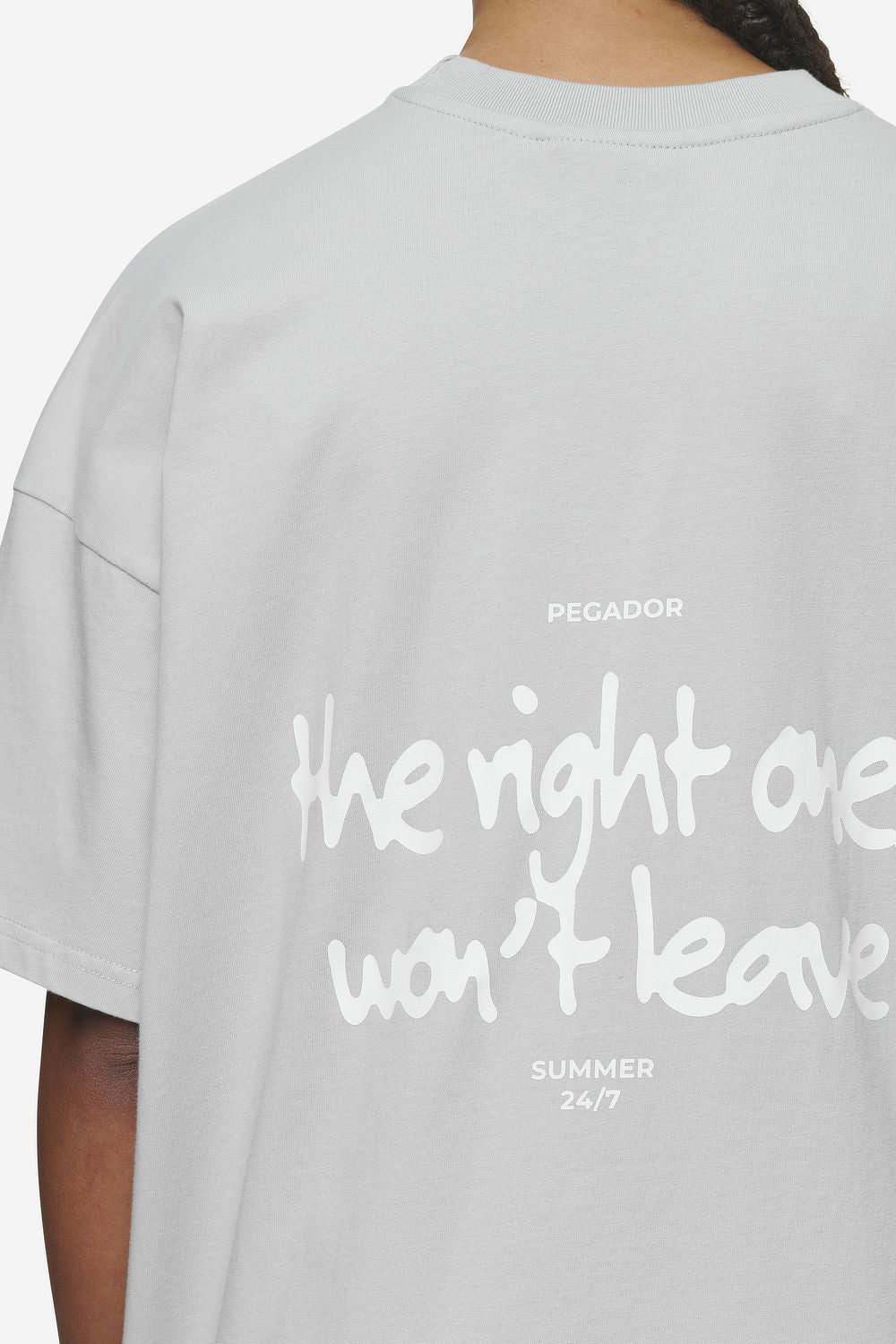 Pegador Aleja Heavy Oversized Tee Washed Sky Grey Detailshot aus der Next Wave Kollektion für DaHerren