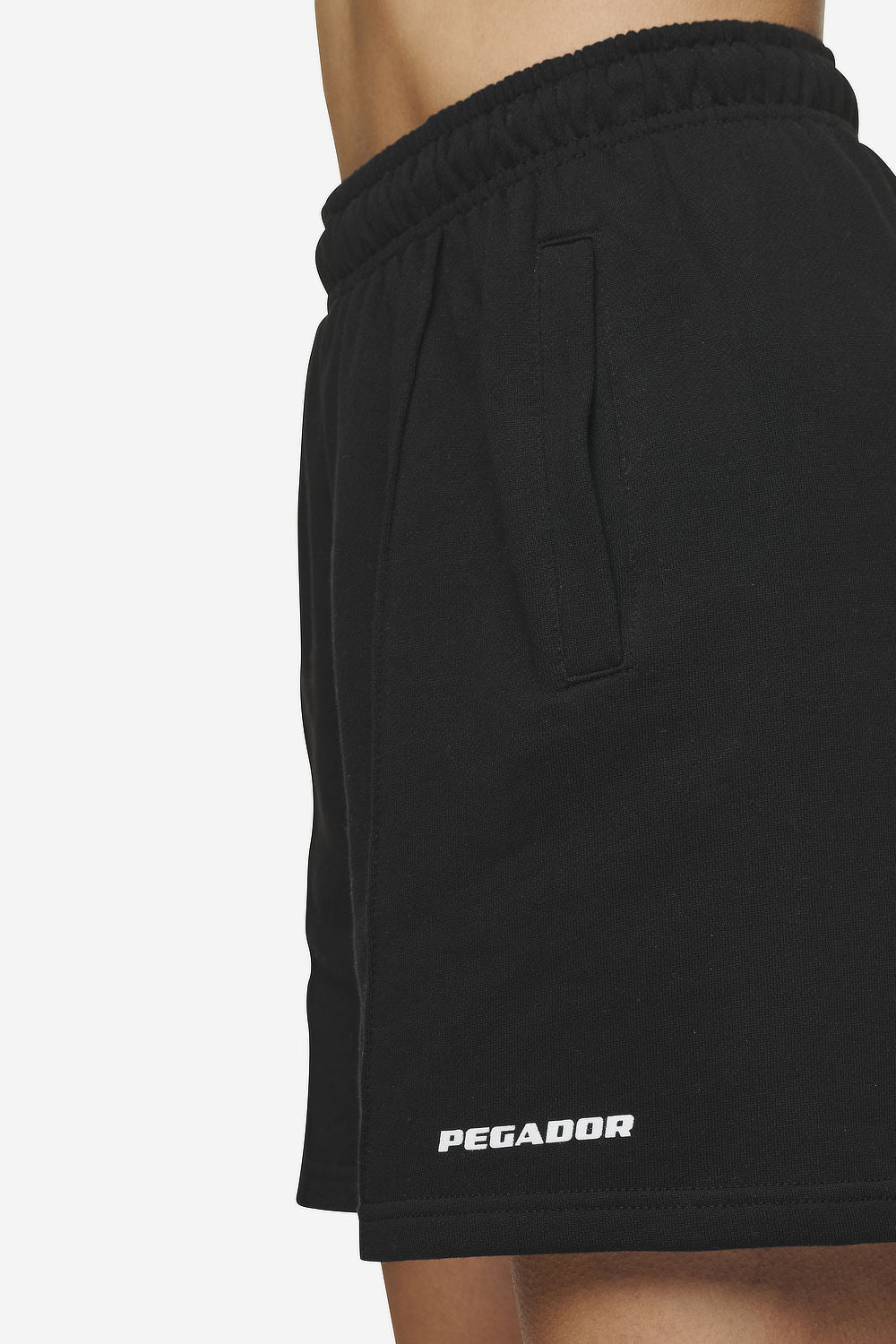 Pegador Sully High Waisted Shorts Black White Gum Detailshot aus der Next Wave Kollektion für DaHerren