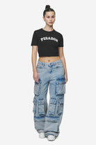 Pegador Jenna Cropped Baby Tee Black Ganzkörper Bild aus der Next Wave Kollektion für DaHerren