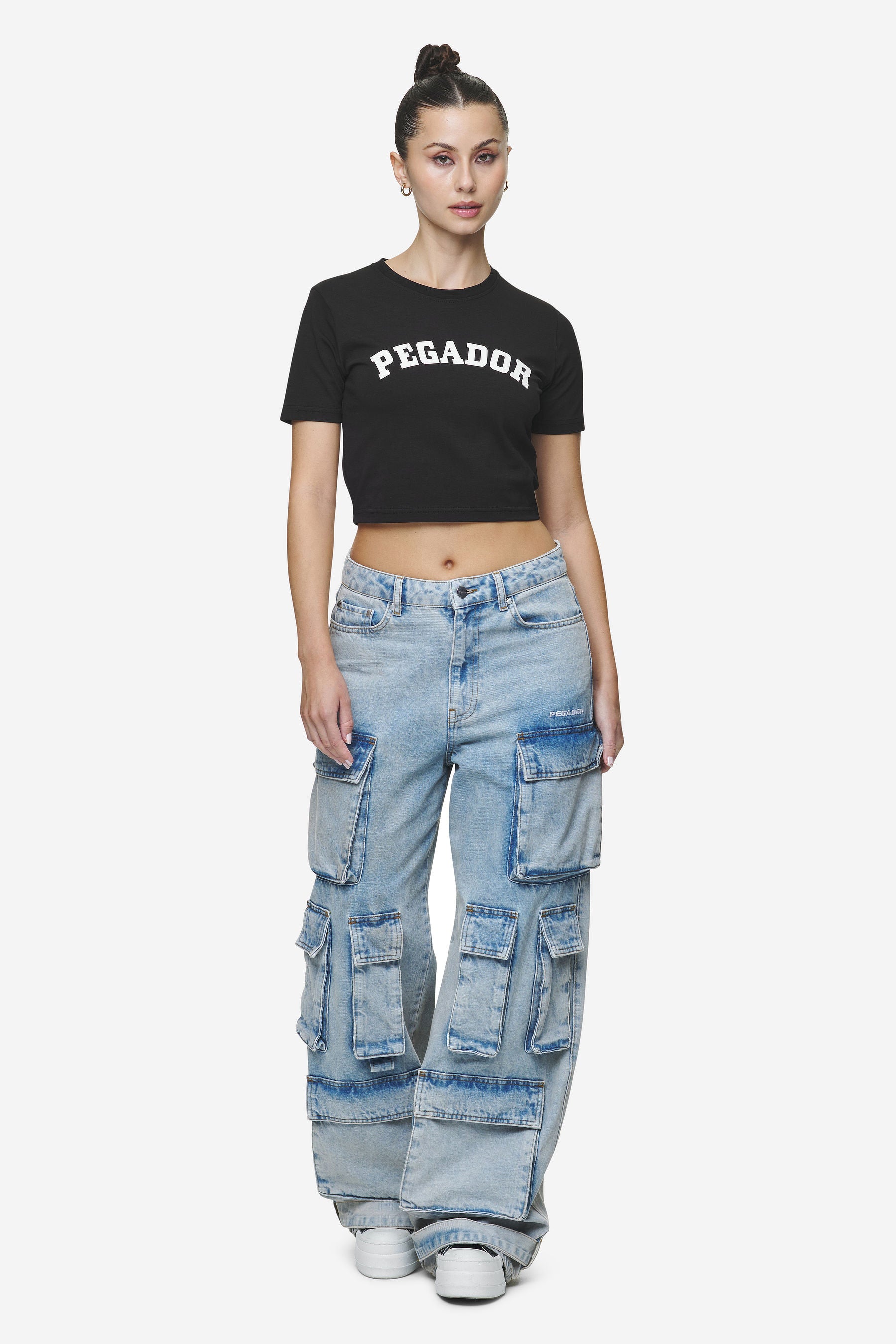 Pegador Celina High Waist Cargo Jeans Washed Pale Blue Ganzkörper Bild aus der Next Wave Kollektion für DaHerren