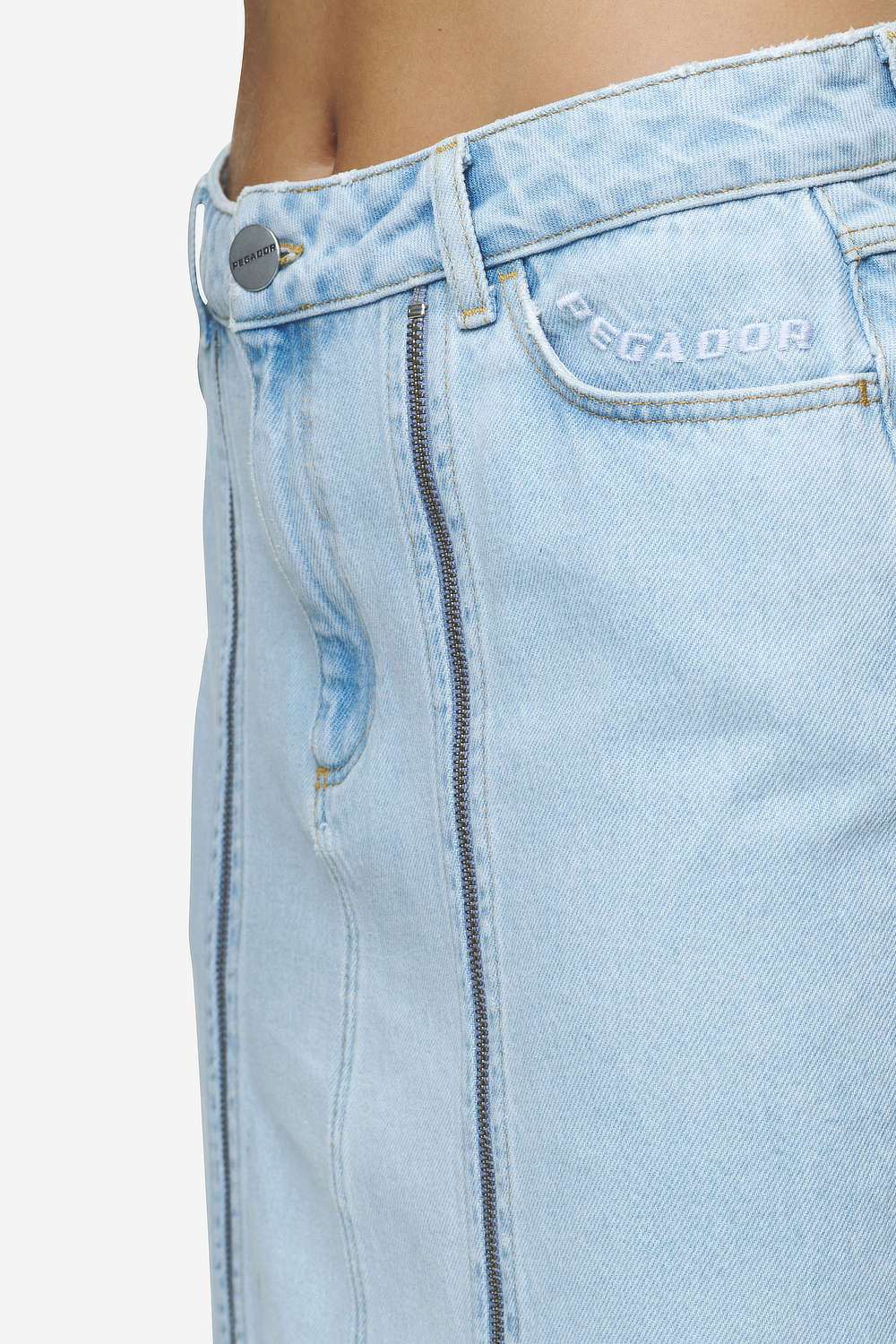 Pegador Aya Denim Midi Zip Skirt Washed Light Blue Detailshot aus der Next Wave Kollektion für DaHerren