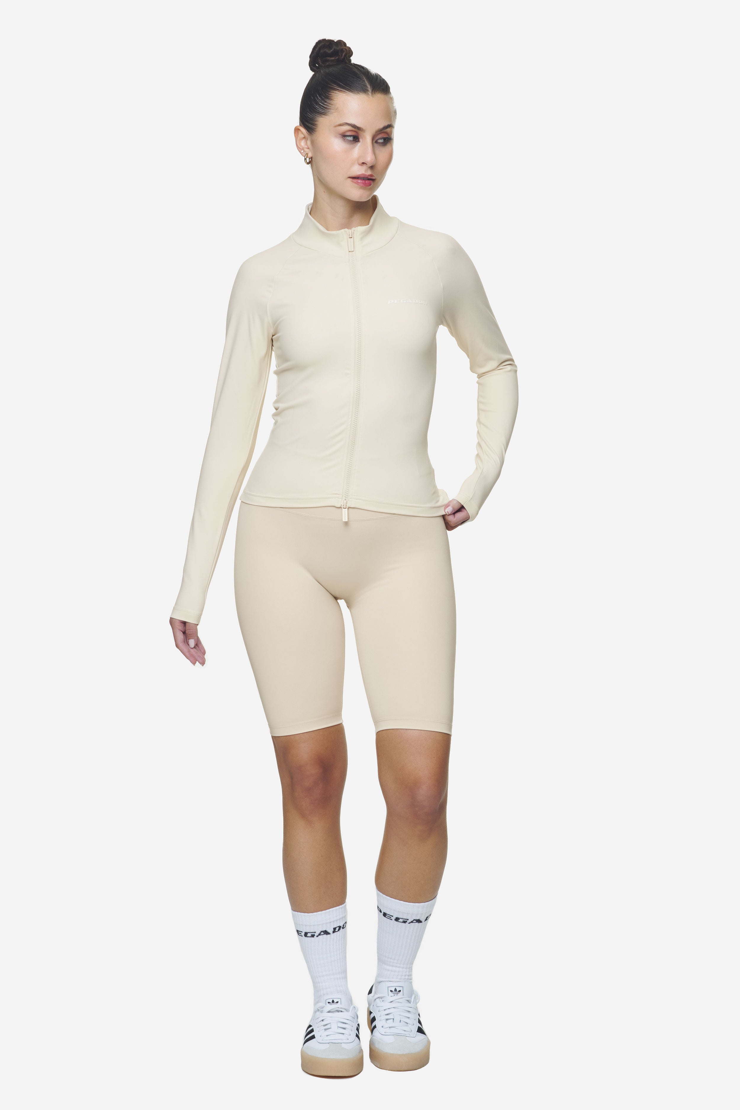 Pegador Maria Zip Longsleeve Coast Sand Seitenansicht aus der Next Wave Kollektion für DaHerren