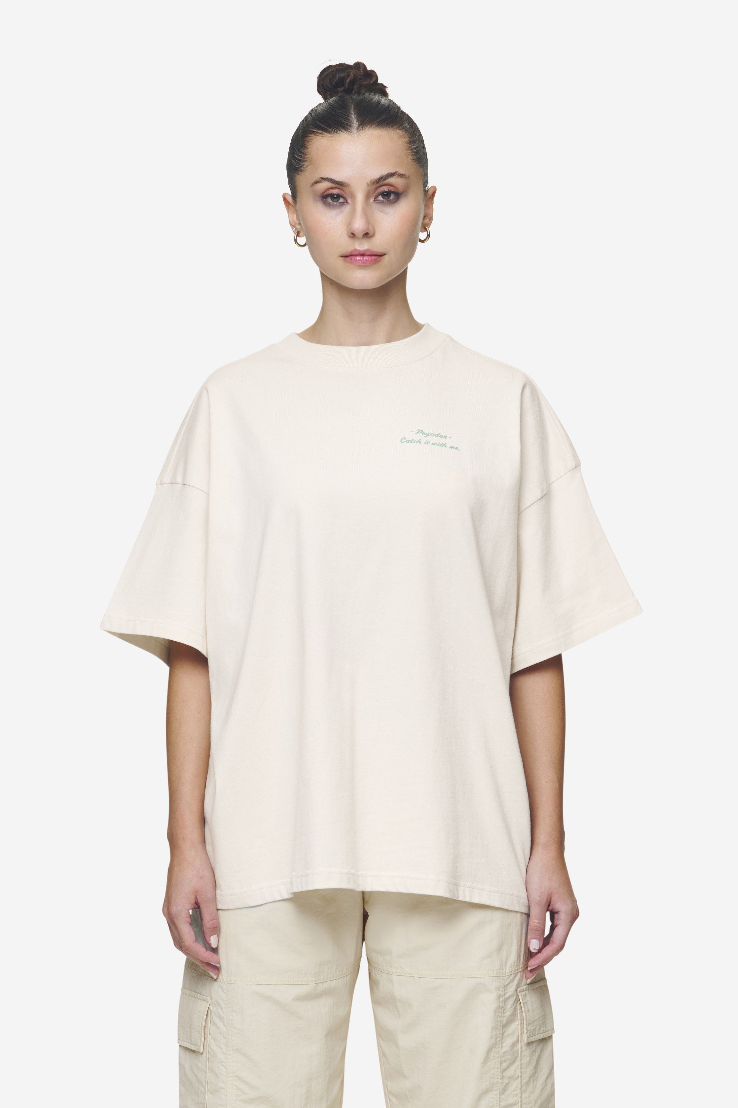 Pegador Yebra Heavy Oversized Tee Washed Coast Sand Gegenansicht aus der Next Wave Kollektion für DaHerren