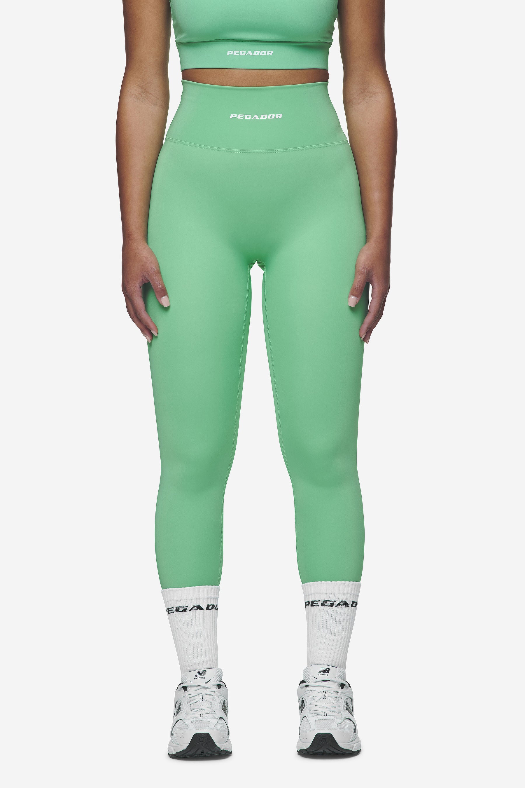 Pegador Leya Leggings Peppermint Green White Hauptansicht aus der Next Wave Kollektion für DaHerren