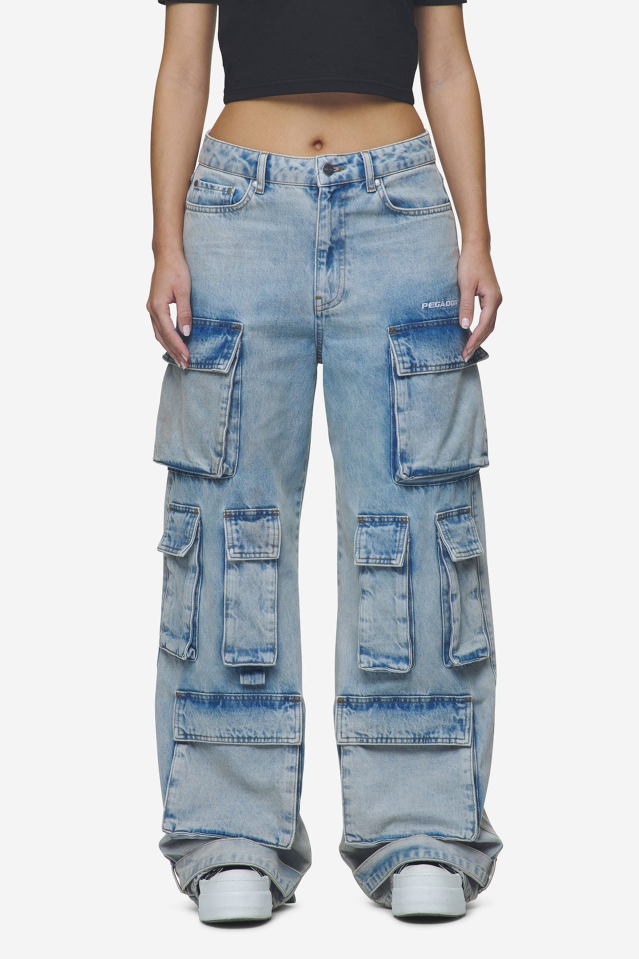 Pegador Celina High Waist Cargo Jeans Washed Pale Blue Seitenansicht aus der Next Wave Kollektion für DaHerren