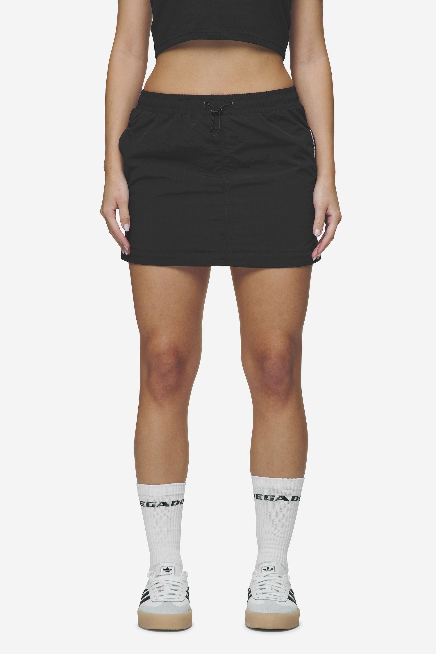 Pegador Delia 2-In-1 Parachute Skirt Black Detailshot aus der Next Wave Kollektion für DaHerren