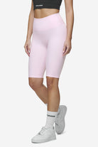 Pegador Lupita Biker Shorts Bubblegum White Seitenansicht aus der Next Wave Kollektion für DaHerren