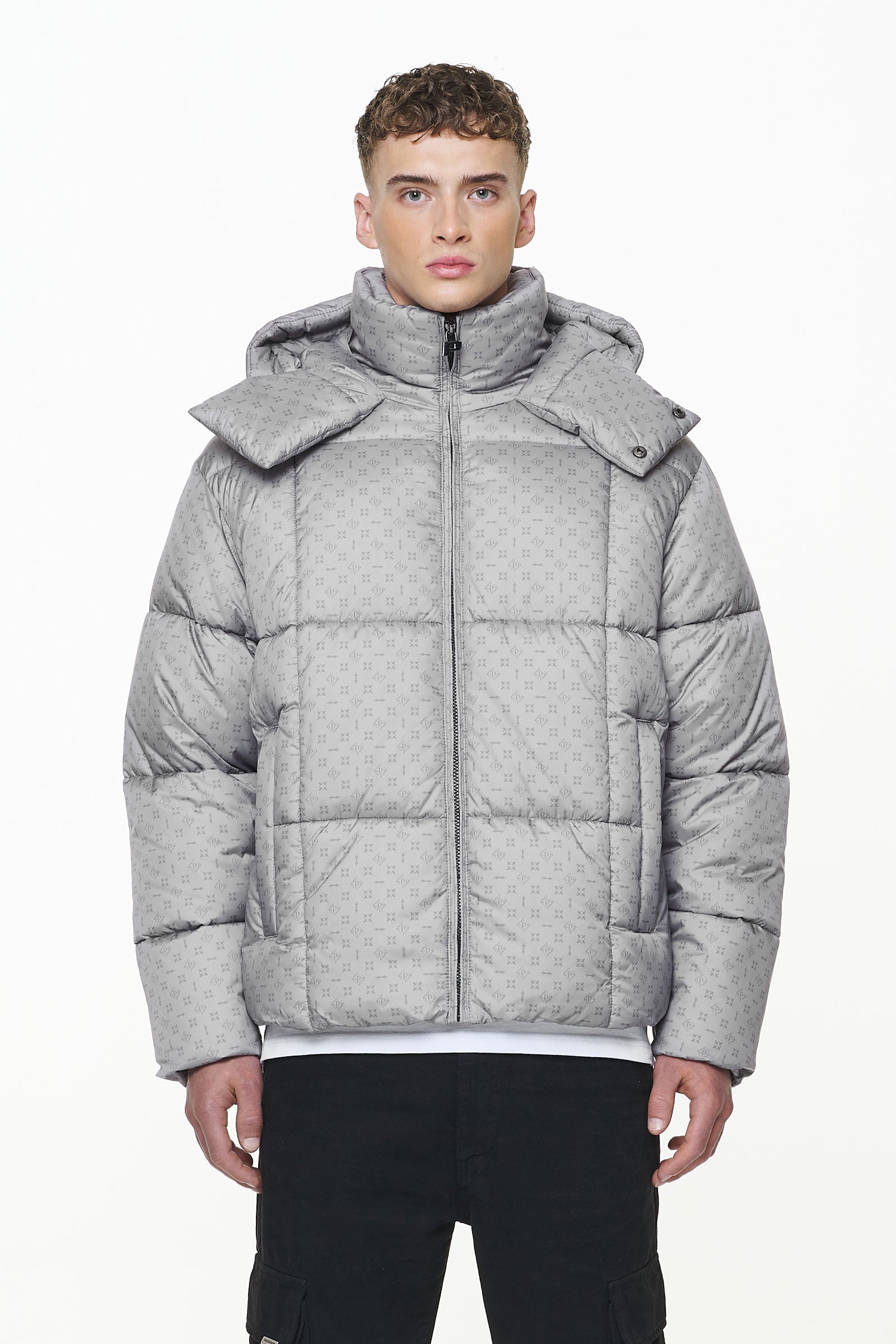 Pegador Gallan Cropped Monogram Puffer Jacket Rock Grey Seitenansicht aus der PEGADOR® Outerwear 23 Kollektion für Herren