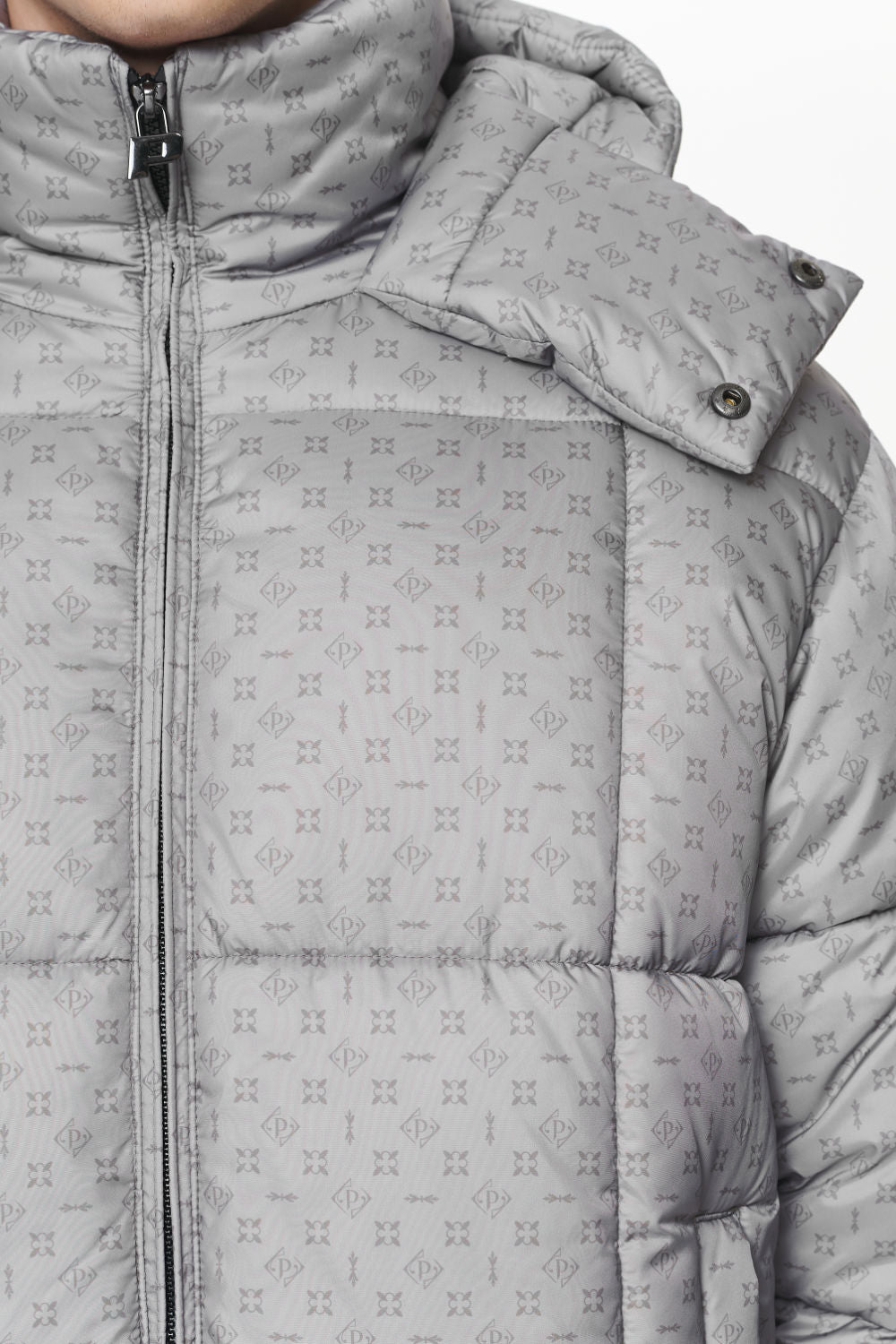 Pegador Gallan Cropped Monogram Puffer Jacket Rock Grey Detailshot aus der PEGADOR® Outerwear 23 Kollektion für Herren