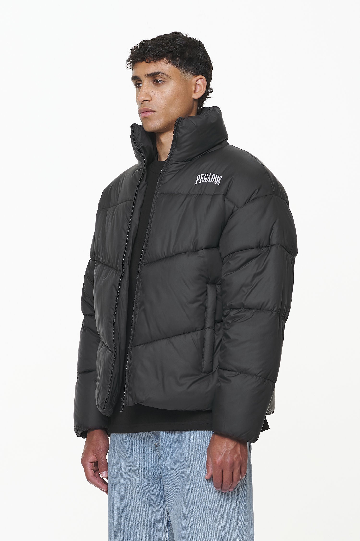 Pegador Spiller Puffer Jacket Black Gegenansicht aus der PEGADOR® Outerwear 23 Kollektion für Herren