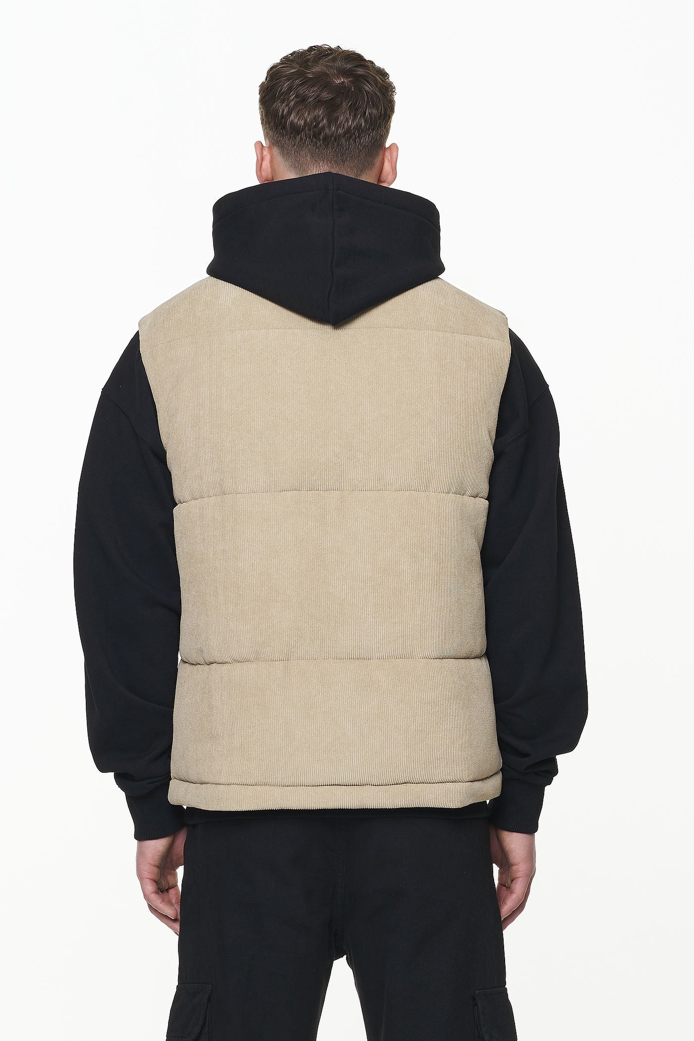 Pegador Bardon Cord Puffer Vest Sand Detailshot aus der PEGADOR® Outerwear 23 Kollektion für Herren