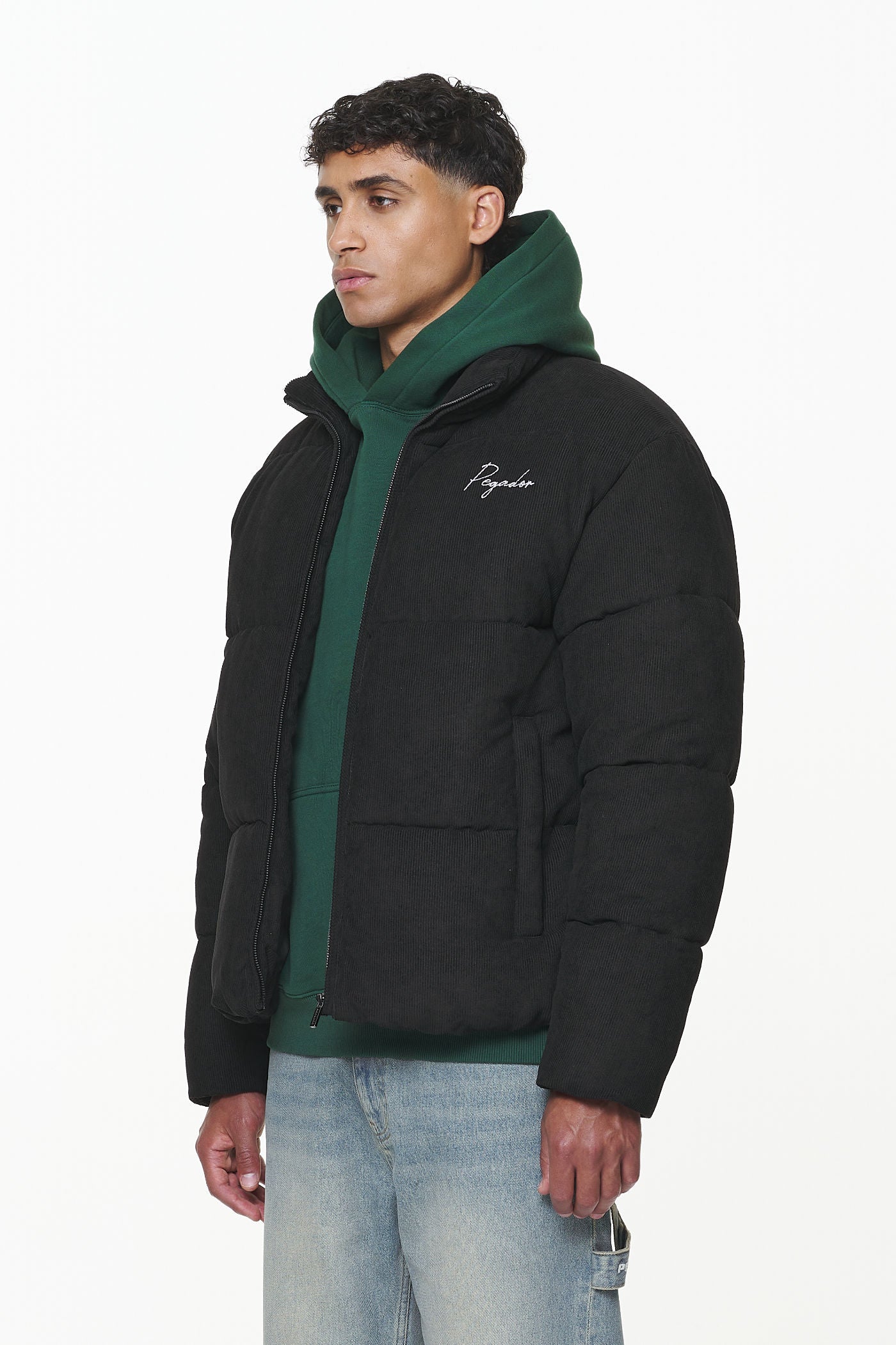 Pegador Sundre Cord Puffer Jacket Black Gegenansicht aus der PEGADOR® Outerwear 23 Kollektion für Herren