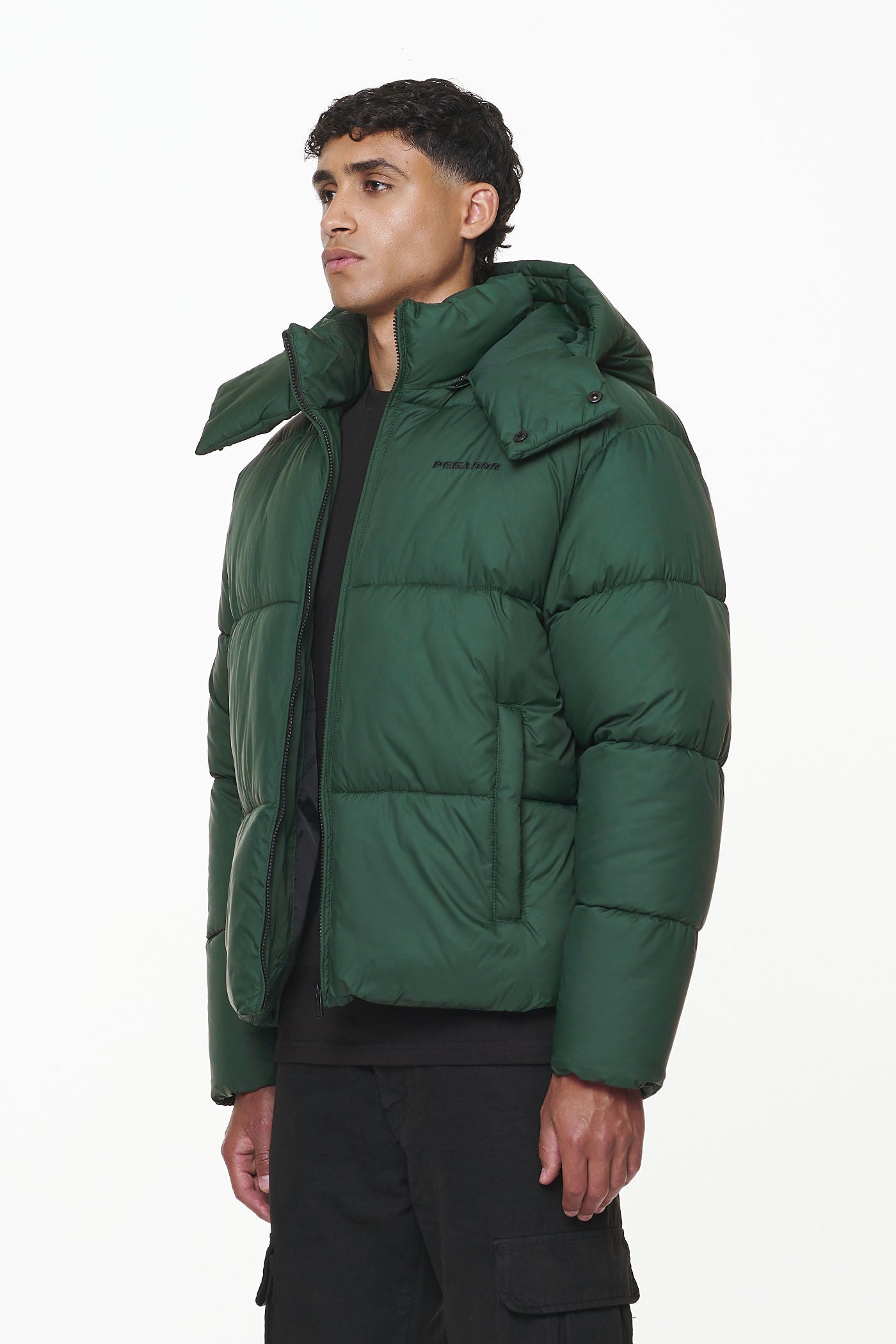 Pegador Margo Puffer Jacket British Green Gegenansicht aus der PEGADOR® Outerwear 23 Kollektion für Herren