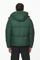 Pegador Margo Puffer Jacket British Green Detailshot aus der PEGADOR® Outerwear 23 Kollektion für Herren