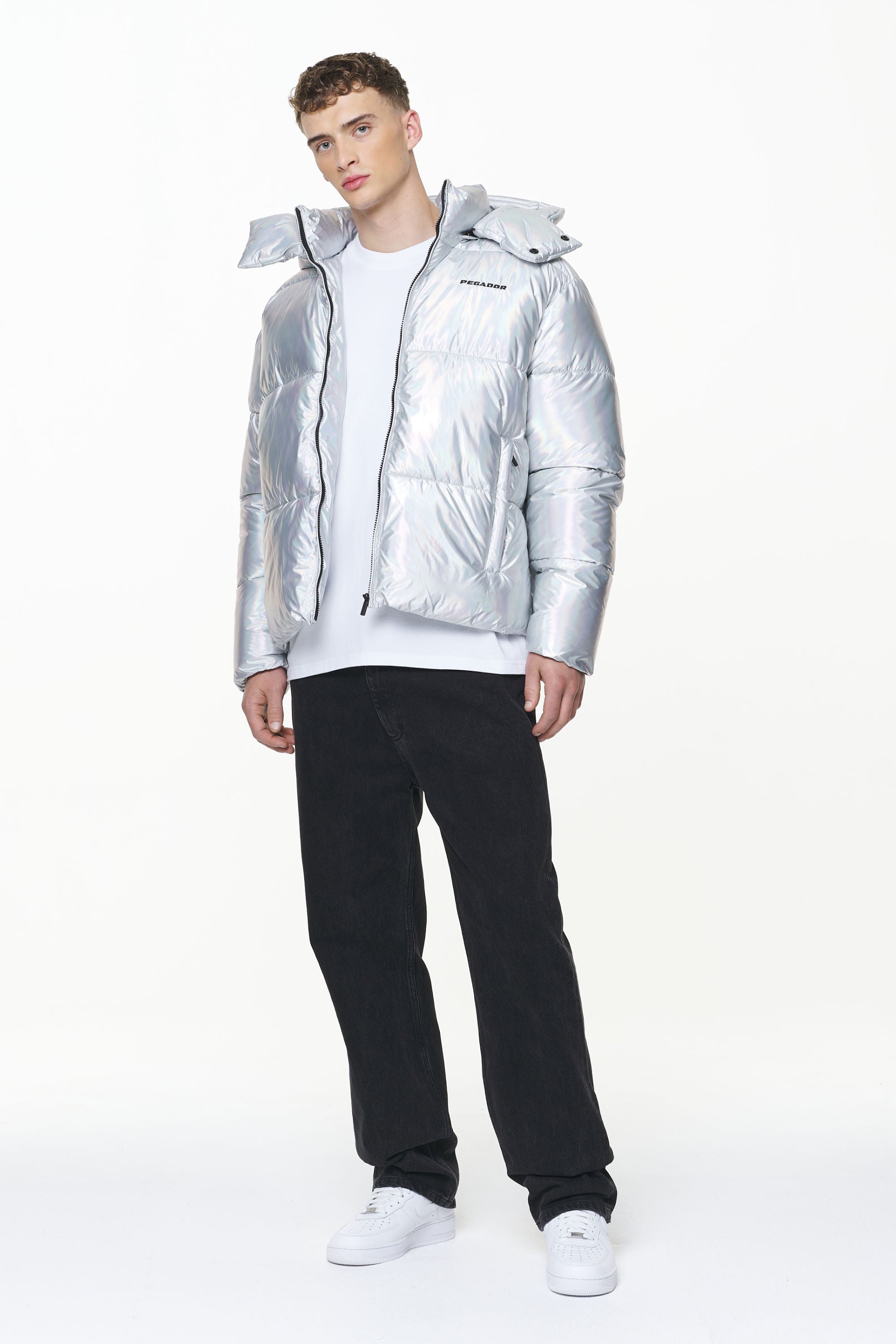 Pegador Margo Puffer Jacket Chrome Ganzkörper Bild aus der PEGADOR® Outerwear 23 Kollektion für Herren