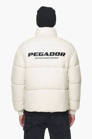 Pegador Picard Puffer Jacket Cream Hauptansicht aus der PEGADOR® Outerwear 23 Kollektion für Herren