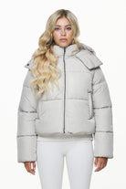 Pegador Vanati Crushed Puffer Jacket Ash Grey Detailshot aus der PEGADOR® Outerwear 23 Kollektion für DaHerren