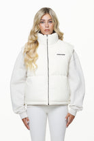 Pegador Priory Puffer Vest Bone White Gegenansicht aus der PEGADOR® Outerwear 23 Kollektion für DaHerren