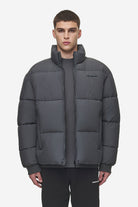 Pegador Solin Puffer Jacket Anthracite Hauptansicht aus der PEGADOR® Outerwear 24 Kollektion für Herren