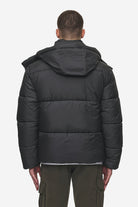 Pegador Marten Puffer Jacket Black Detailshot aus der PEGADOR® Outerwear 24 Kollektion für Herren