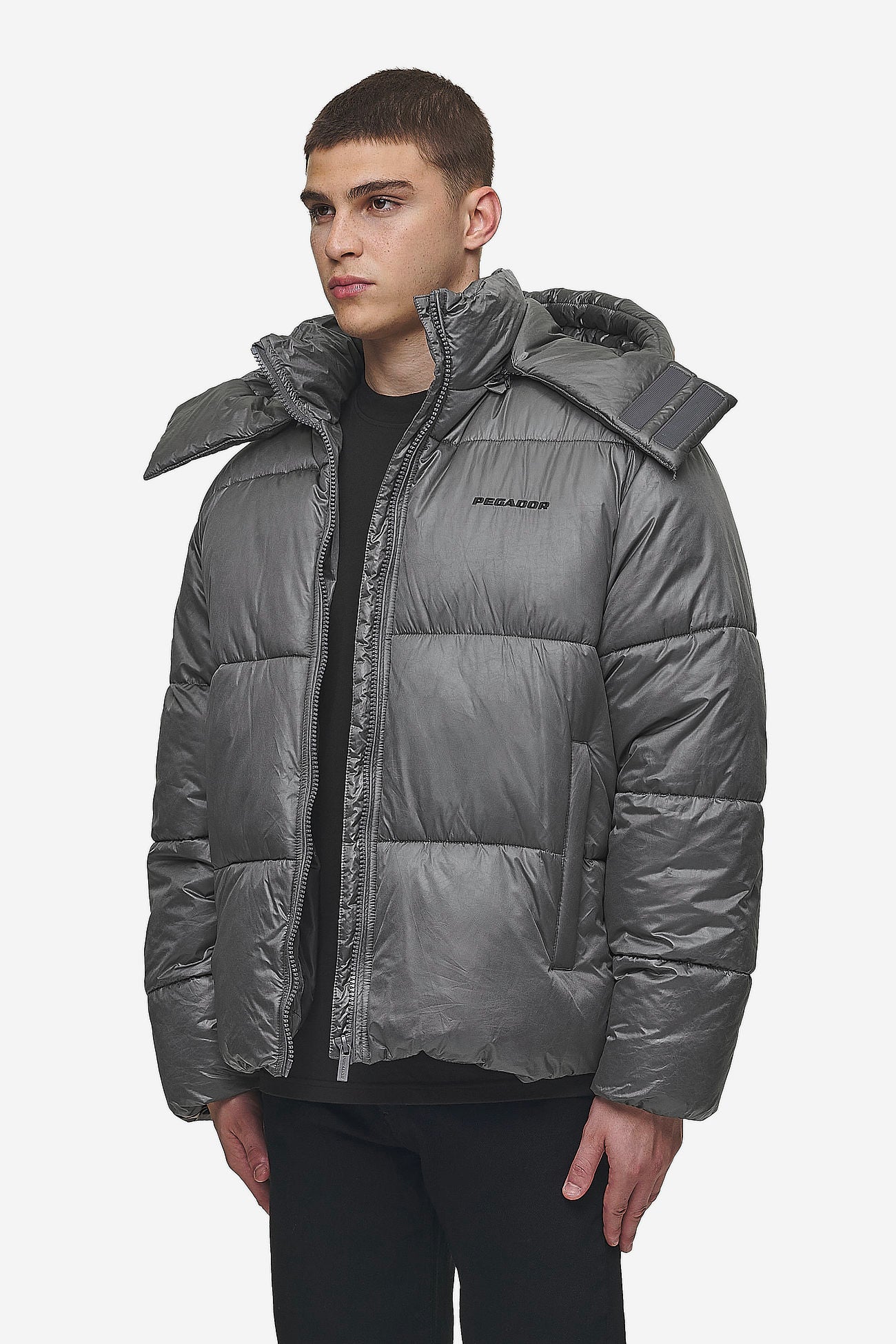 Pegador Marten Vintage Puffer Jacket Anthracite Gegenansicht aus der PEGADOR® Outerwear 24 Kollektion für Herren