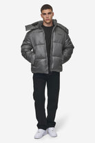 Pegador Marten Vintage Puffer Jacket Anthracite Ganzkörper Bild aus der PEGADOR® Outerwear 24 Kollektion für Herren