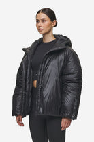 Pegador Keboli Oversized Puffer Jacket Black Gegenansicht aus der PEGADOR® Outerwear 24 Kollektion für DaHerren