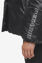 Pegador Keboli Oversized Puffer Jacket Black Detailshot aus der PEGADOR® Outerwear 24 Kollektion für DaHerren