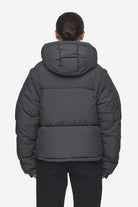 Pegador Trixy 4 In 1 Reversible Puffer Jacket Anthracite Detailshot aus der PEGADOR® Outerwear 24 Kollektion für DaHerren