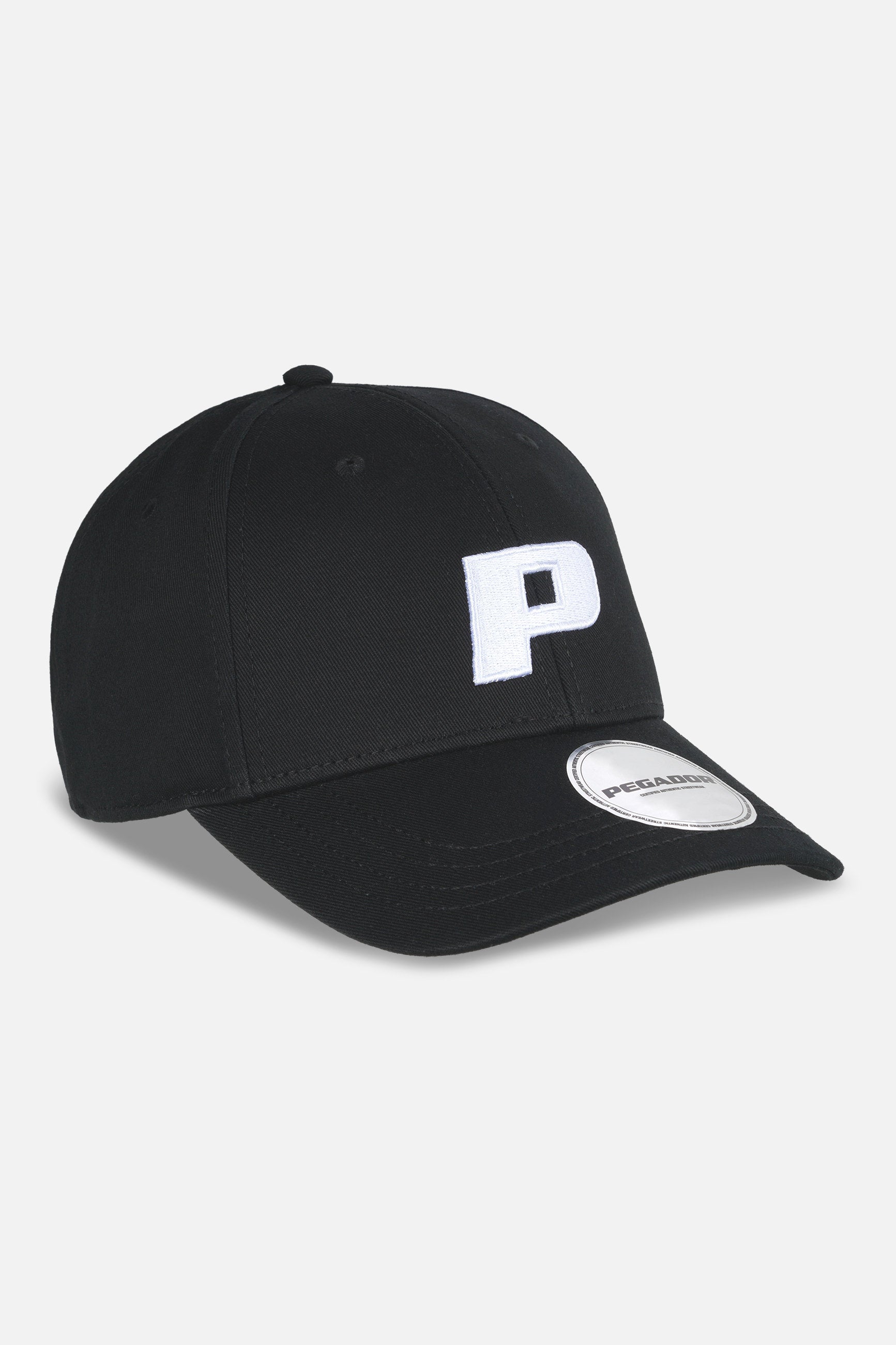 Pegador P Logo Cap Black White Hauptansicht aus der Never Too Late Kollektion für Herren