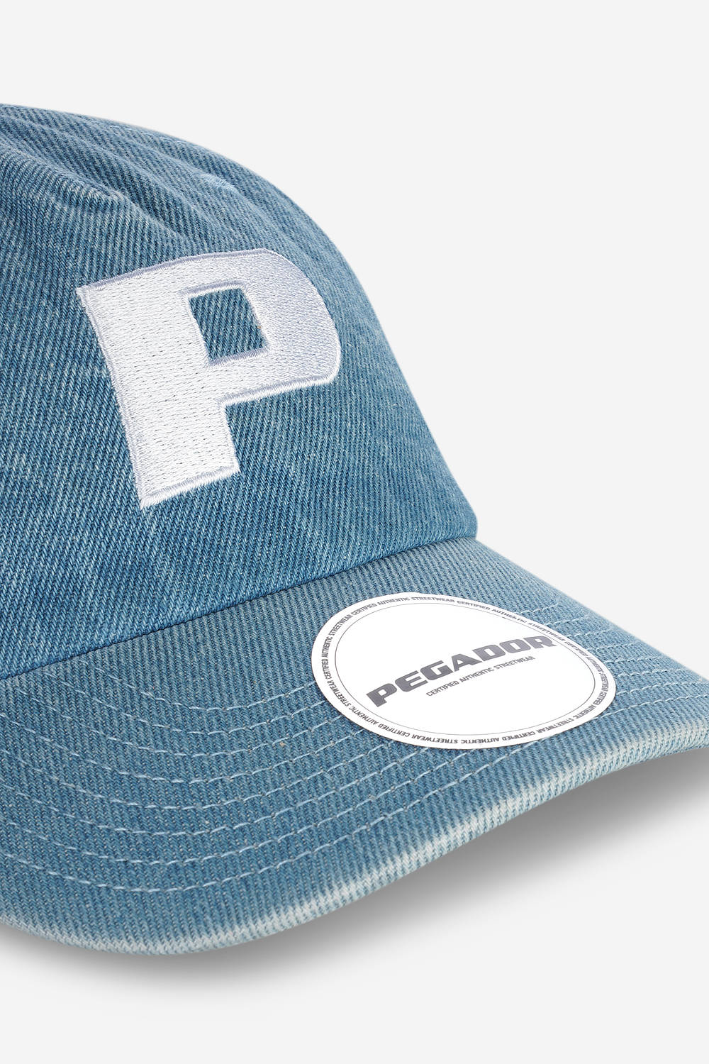 Pegador P Logo Denim Cap Baby Blue Detailshot aus der Next Wave Kollektion für Herren