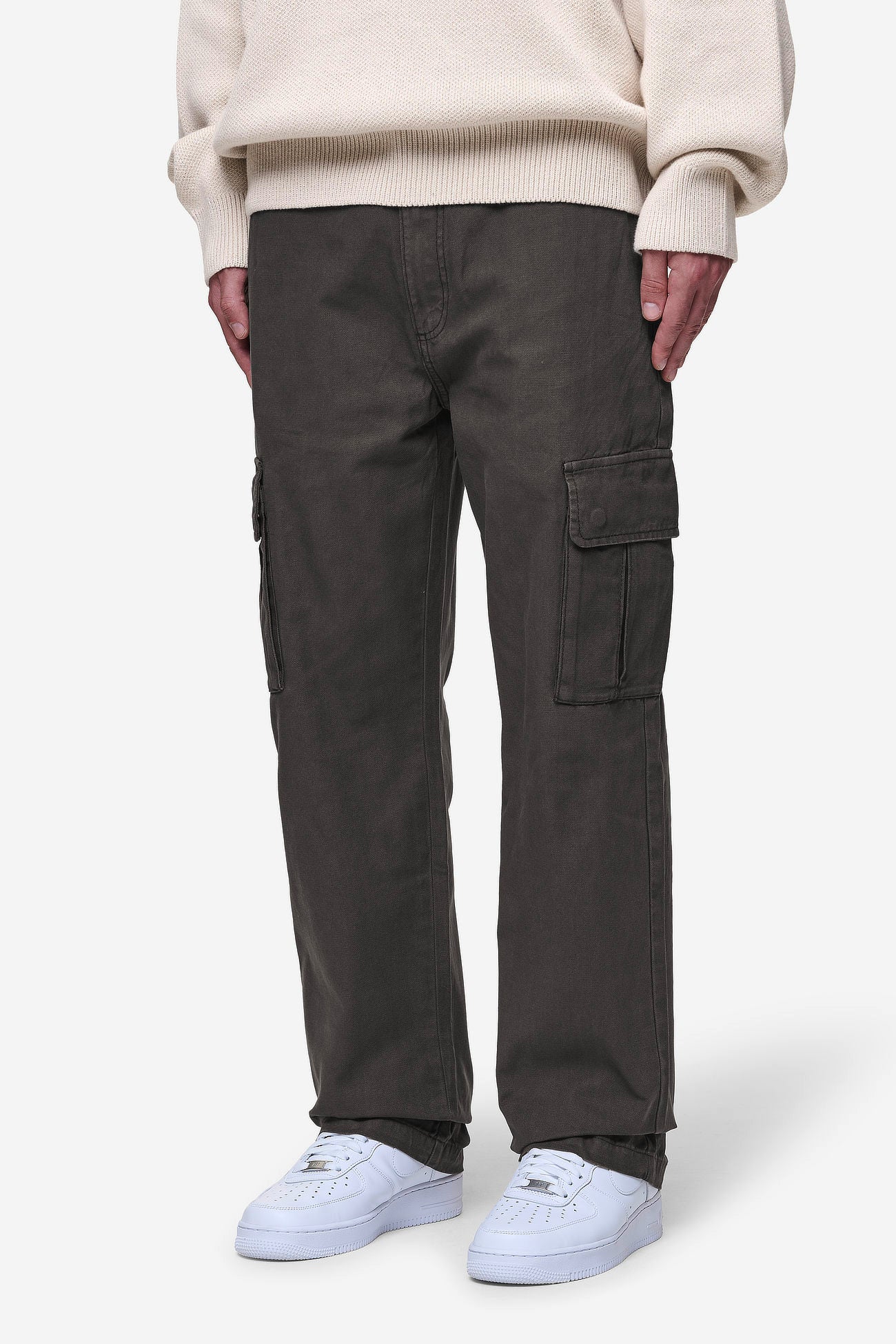 Pegador Waymir Cargo Pants Dark Brown Seitenansicht aus der PEGADOR® Jeans Kollektion für Herren