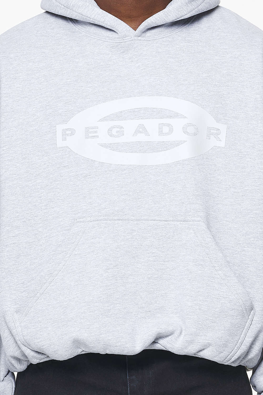 Pegador Loom Loose Hoodie Grey Melange Detailshot aus der Built to Last Kollektion für Herren