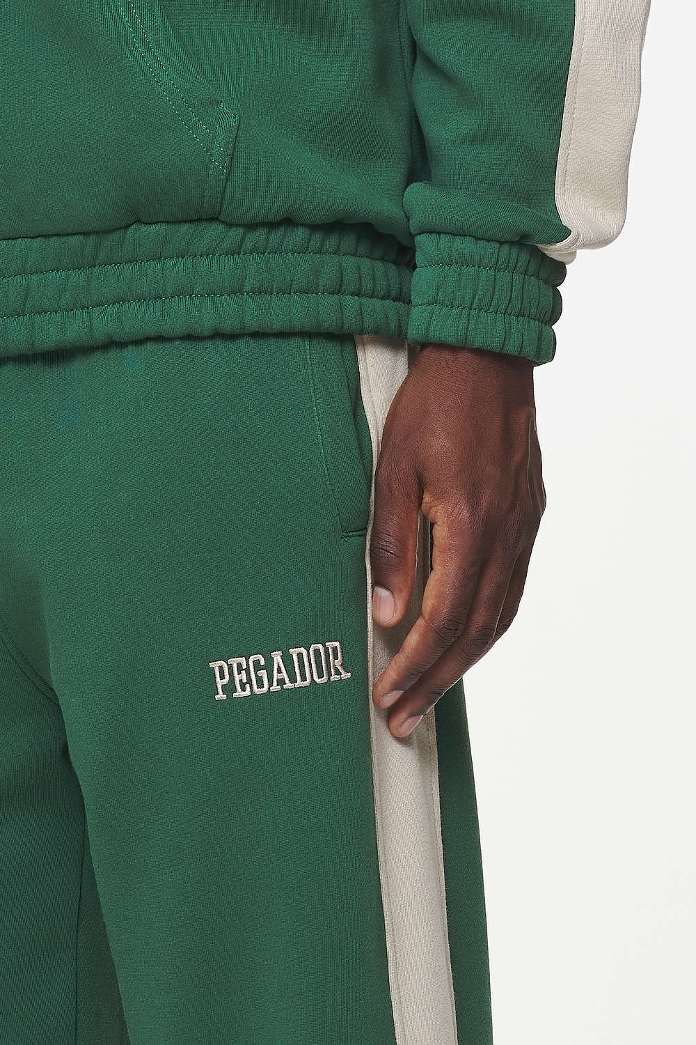 Pegador Aytoun Heavy Sweat Pants Vintage Washed British Green Detailshot aus der Built to Last Kollektion für Herren