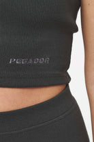 Pegador Ayla Crop Top Vintage Washed Iron Grey Detailshot aus der Trust The Process Kollektion für DaHerren